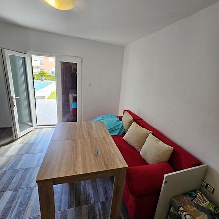 Chill Out Beach Apartments Трогир Екстериор снимка