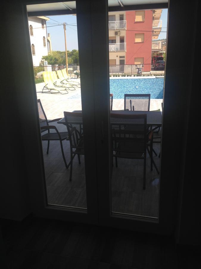 Chill Out Beach Apartments Трогир Екстериор снимка