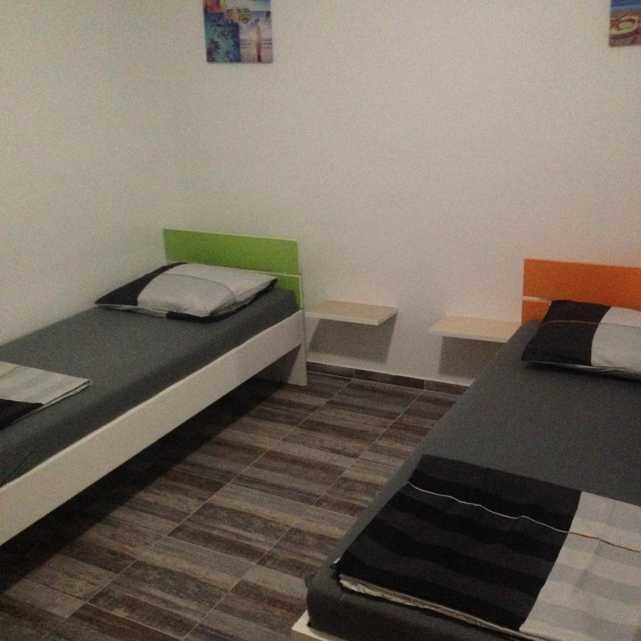 Chill Out Beach Apartments Трогир Екстериор снимка